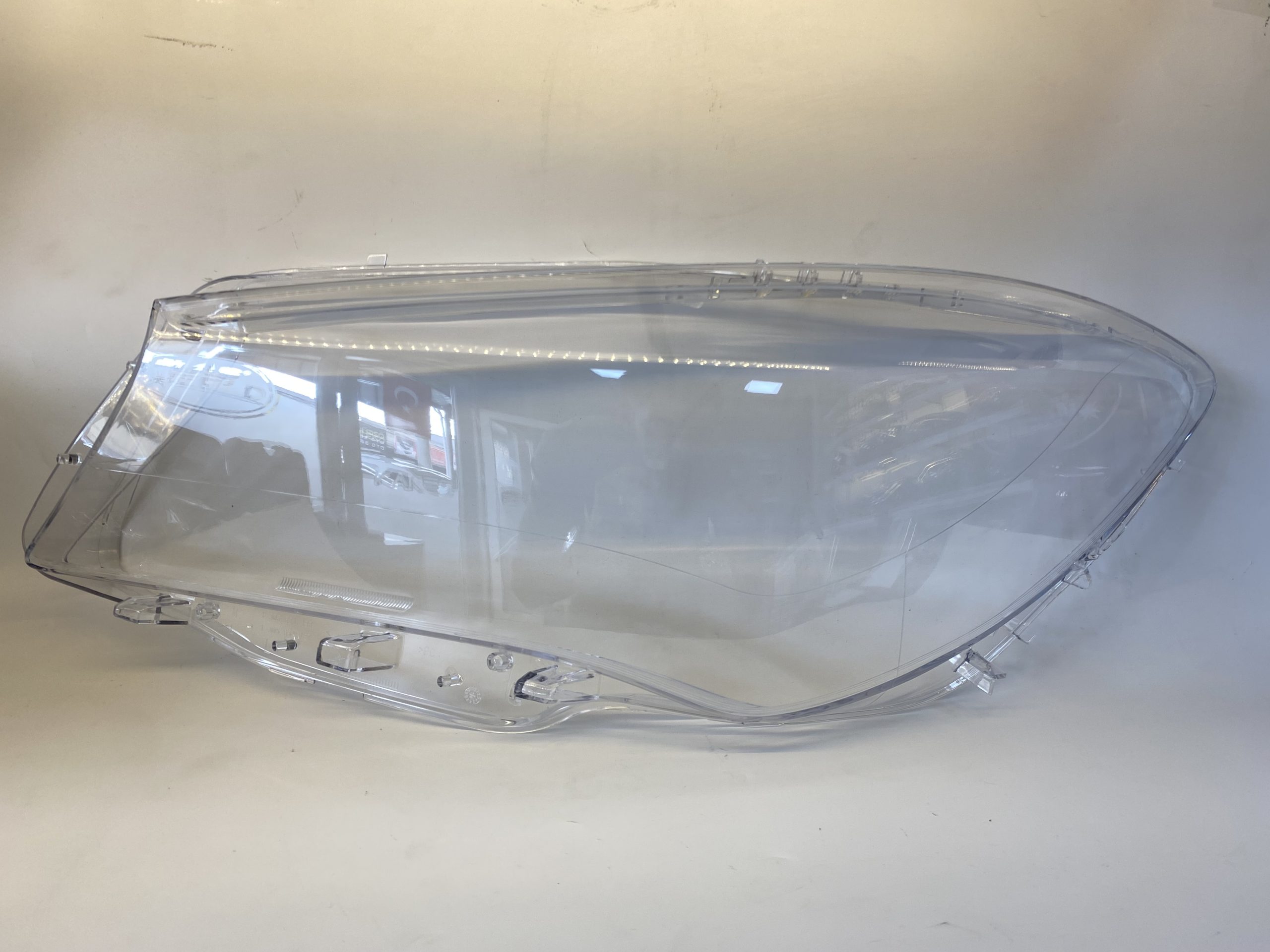 Mercedes CLA 14-16 Far Camı – Sol – L